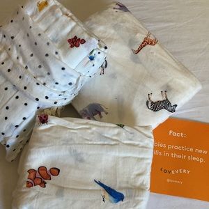 Brand New Lovevery Nursery Items (Swaddles and Change Pad Covers)